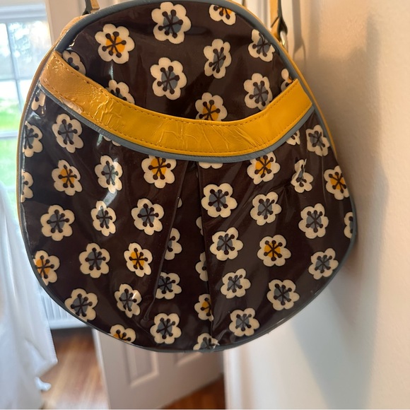 Vera Bradley Rare All-Over Patent Frill Travel Tote Buttercup Yellow Floral - Picture 6 of 14